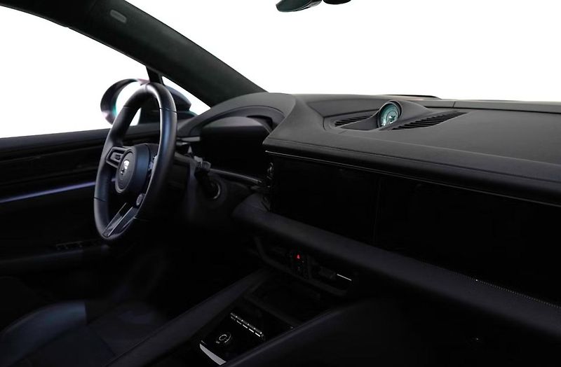 Porsche Macan Turbo GTS Matrix Kamera HuD - fotka 17 z 22