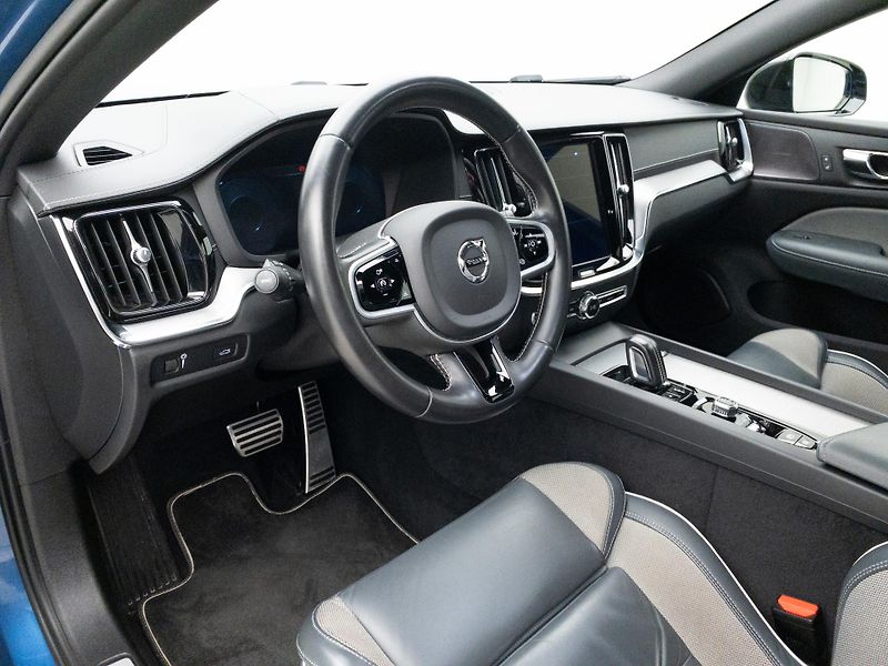 Volvo S60 B5 AWD R-DESIGN AUT CZ - fotka 4 z 44