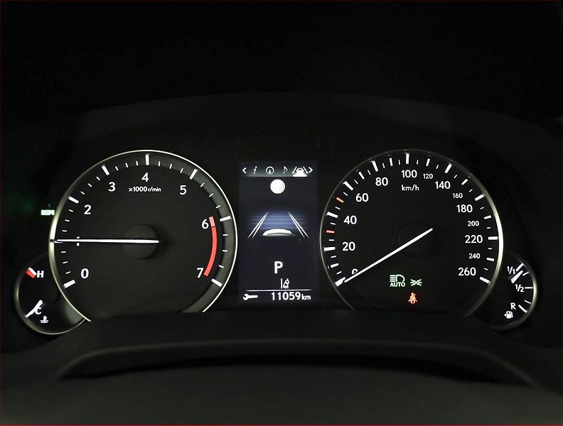 Lexus RX 400h (2022) 300 AWD, ACC, Výhřev, Kamera - fotka 9 z 21