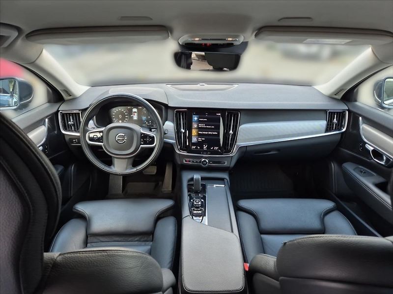 Volvo V90 2,0 B4 FWD Momentum Advanced - fotka 9 z 18