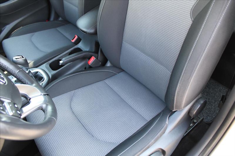 Hyundai i30 1,5 CVVT  NOVÉ V ČR,1.MAJITEL - fotka 20 z 26