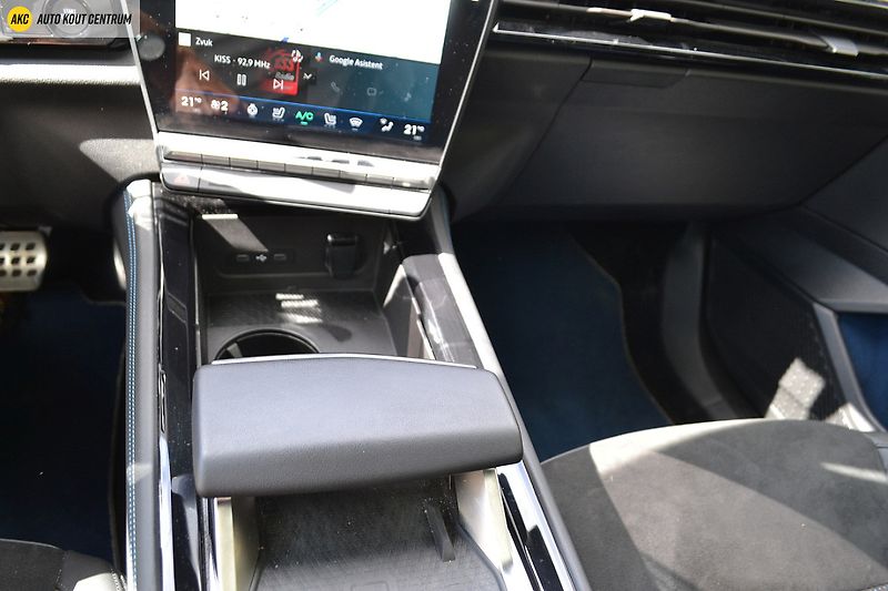 Renault Rafale esprit Alpine E-Tech full hybr - fotka 36 z 75