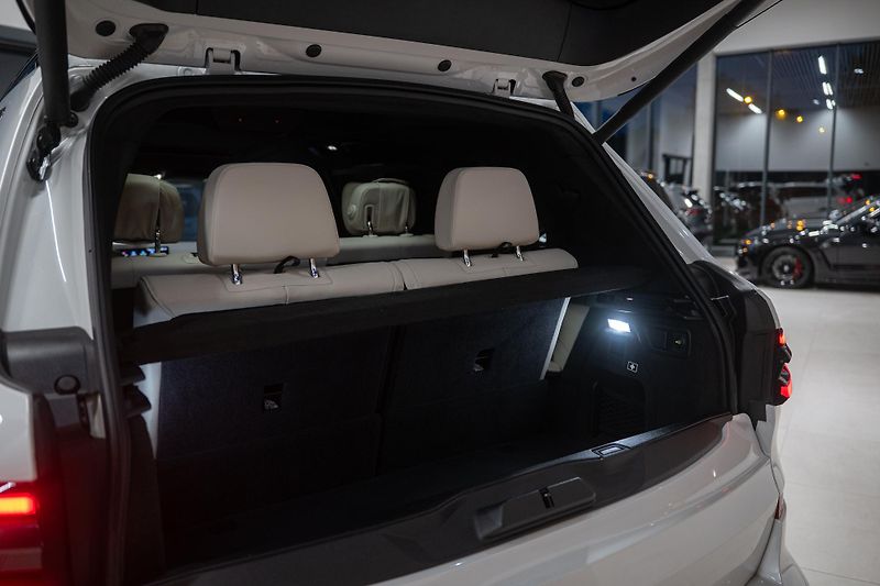 BMW X7 (2023) 40D 250KW M-SPORT MASÁŽE TAŽNÉ - fotka 17 z 49