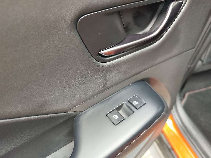 Hyundai Kona EV65kWh/150kW N-Line+ - fotka 15 z 39