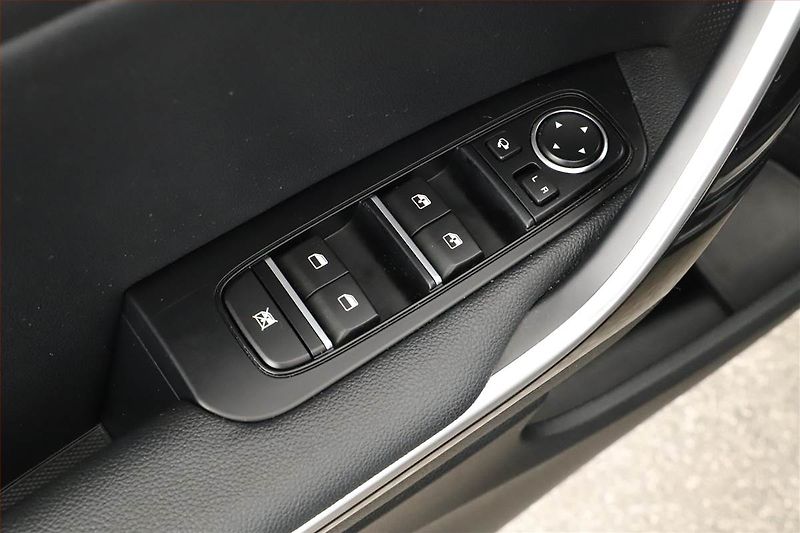 Kia Ceed (2022) 1.6 GDI plug-in - fotka 9 z 20
