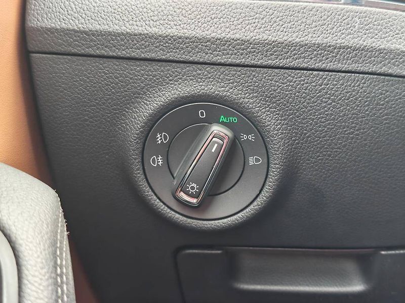 Škoda Superb L&K 7DSG 2,0TSI - fotka 21 z 26