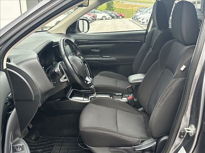 Mitsubishi Outlander 2,0 150PS  Active A/T - fotka 12 z 52