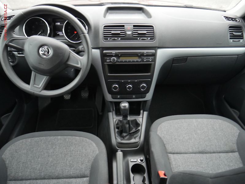 Škoda Yeti (2015) 1.2 TSi, ČR, Active, AC - fotka 8 z 15