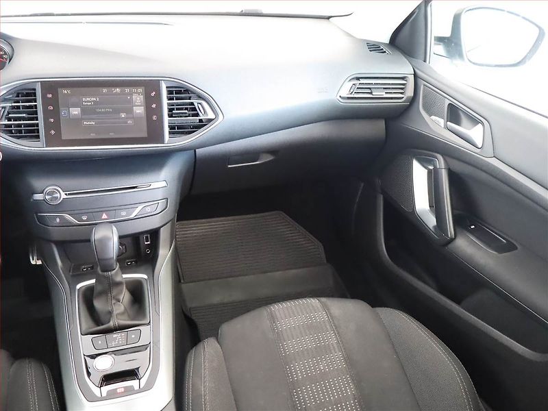 Peugeot 308 (2016) 1.6 BlueHDi, Automat, Navi - fotka 8 z 21