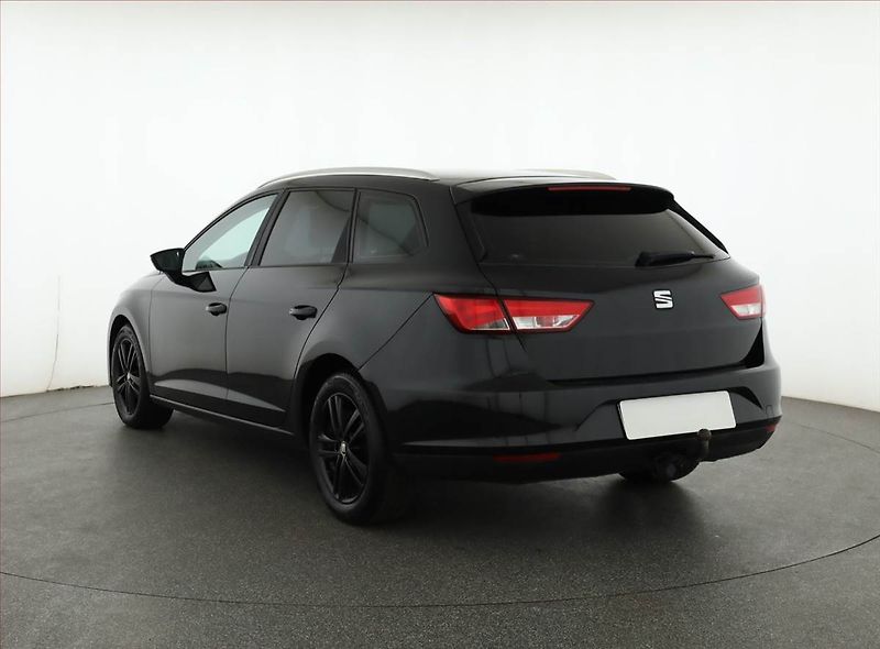 Seat Leon (2015) 1.6 TDI, Tempomat - fotka 4 z 16