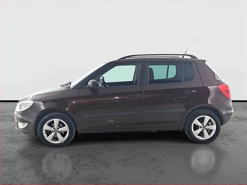 Škoda Fabia (2012) 1.2 12V, Park. senzory - fotka 3 z 15