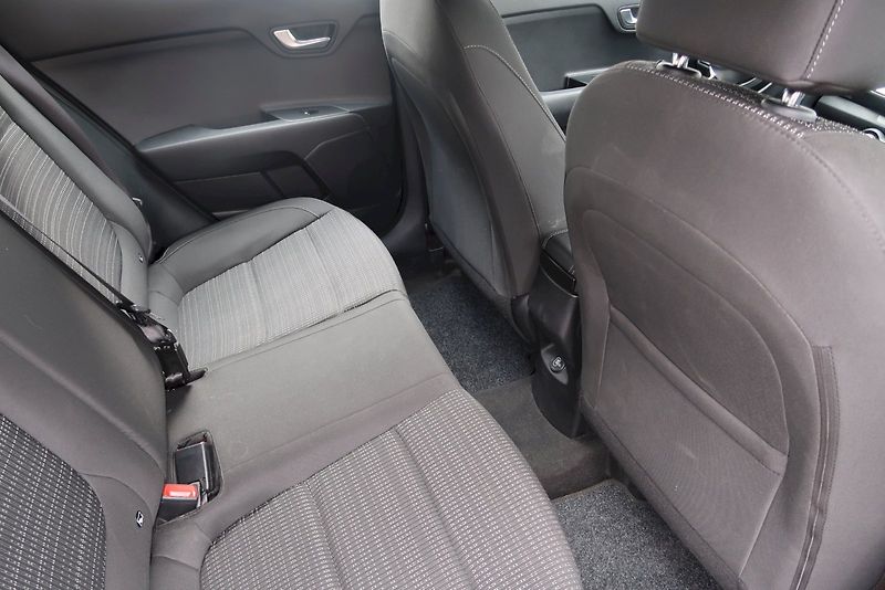 Kia Stonic (2023) Exclusive 1,0 T-GDI DCT7 74kW - fotka 14 z 31