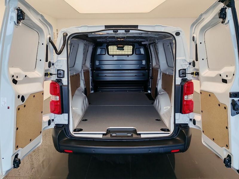Toyota ProAce Panel Van L2 - 2.0L Diesel 177 - fotka 8 z 26