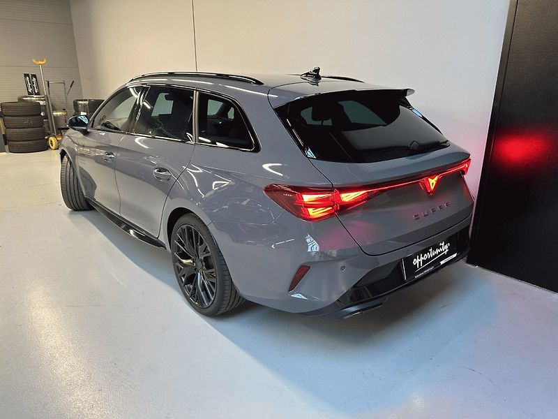 Cupra Leon (2026) SP 1.5 eTSI 150k DSG BLACK EDI - fotka 4 z 22