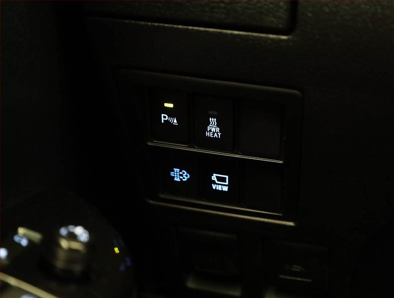 Toyota Hilux (2023) 2.8 D-4D - fotka 16 z 19