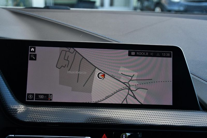 BMW Řada 2 218d M-SPORT 1M ČR - fotka 31 z 42