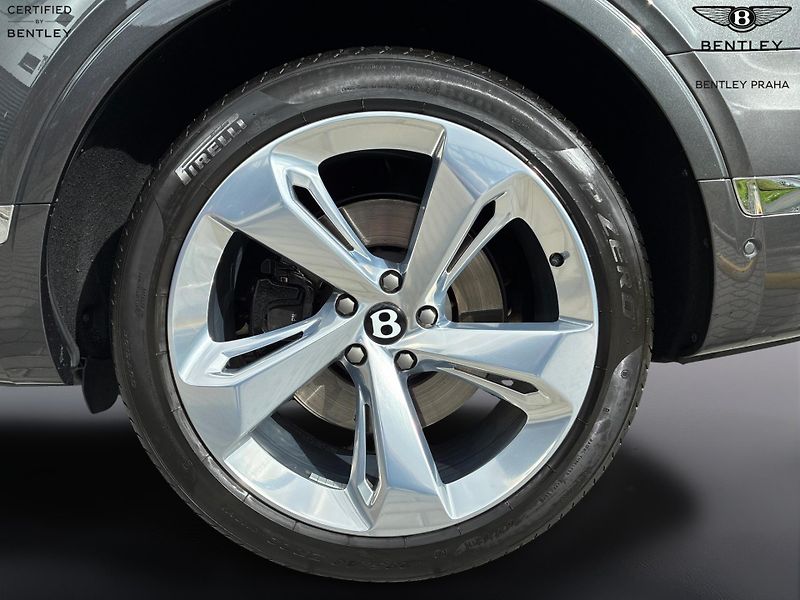 Bentley Bentayga W12 - fotka 6 z 14