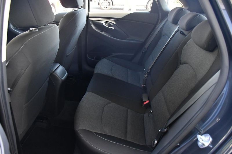 Hyundai i30 1,0T-GDi FAMILY SMART DCT ČR  - fotka 19 z 48