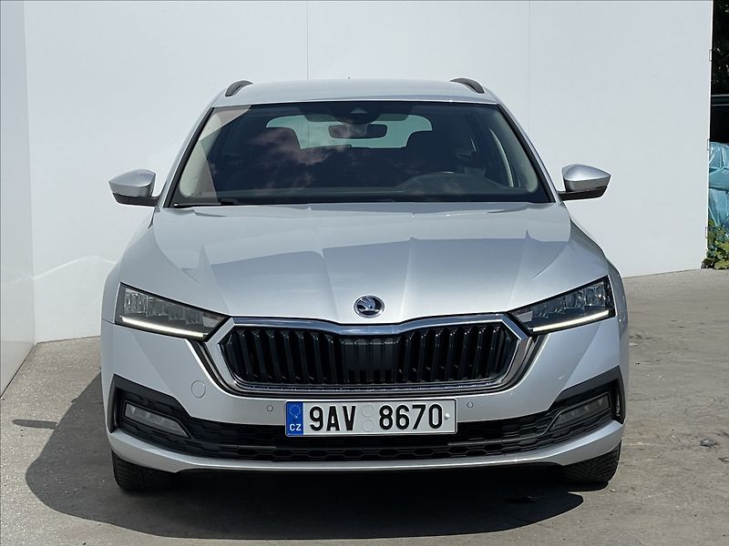 Škoda Octavia 2,0 TDI Combi Ambtion Plus LED - fotka 22 z 24