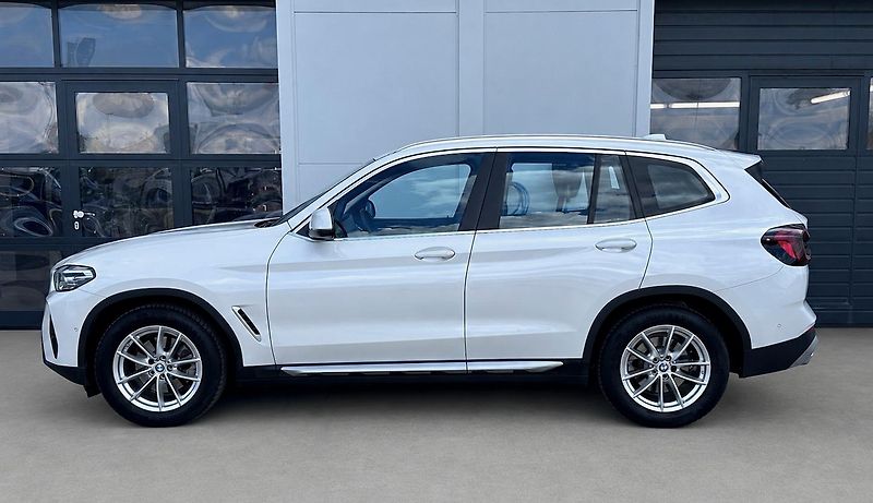 BMW X3 xDrive20i - fotka 3 z 22