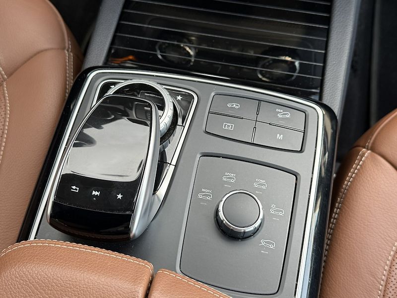 Mercedes-Benz GLE (2017) 350 d 4MATIC SUV - fotka 21 z 48