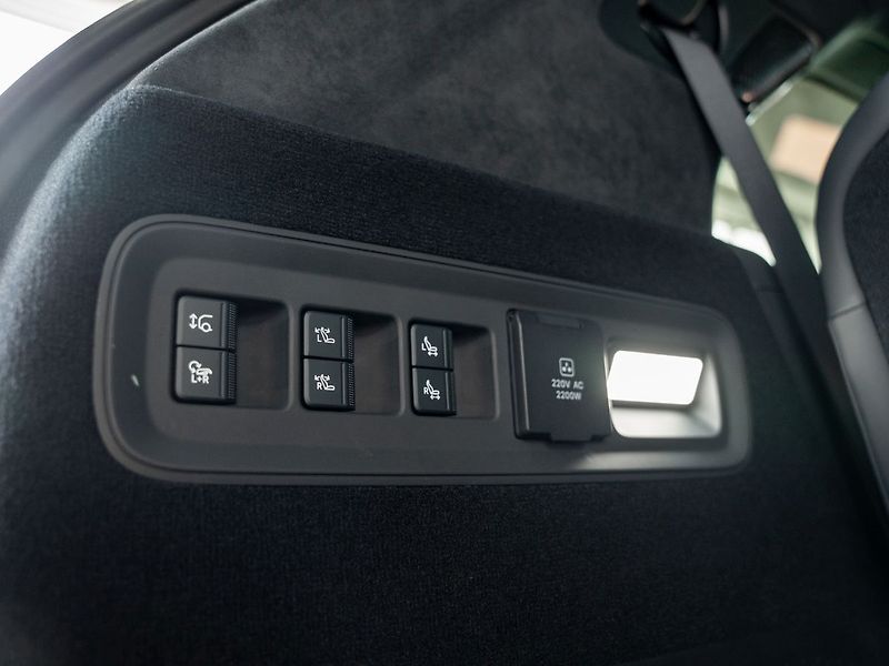 ZEEKR 9X Ultra 70kWh Hyper-SUV 4WD - fotka 24 z 28