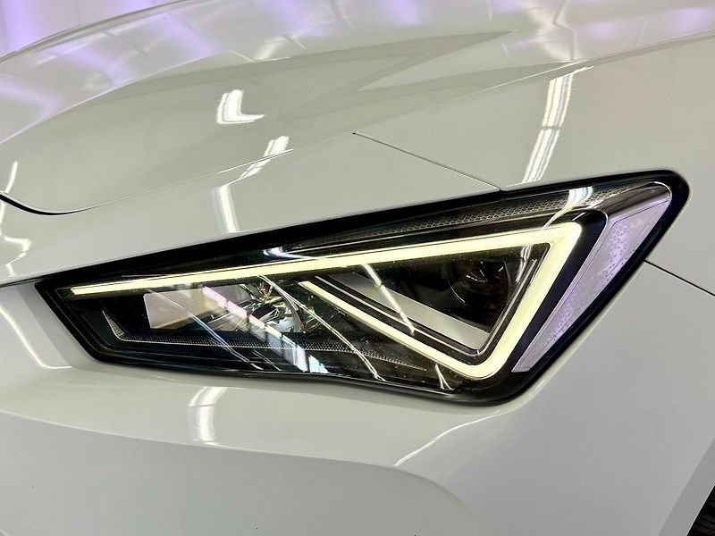 Cupra Leon 2.0 TSI 228KW DSG 4WD, LED, AC - fotka 8 z 37