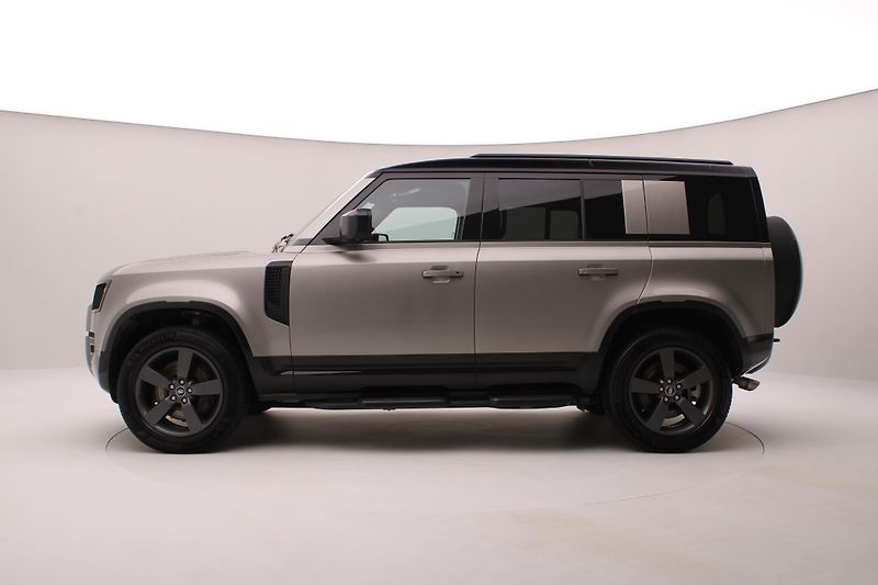 Land Rover Defender 110 P425 X-DYNAMIC REZERVACE - fotka 9 z 50