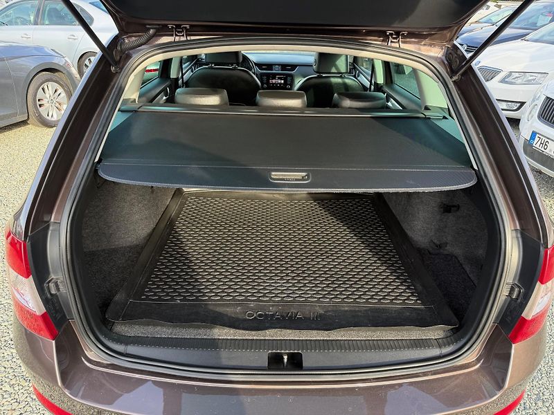 Škoda Octavia 2.0 TDI ELEGANCE - fotka 12 z 13