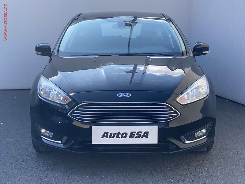 Ford Focus (2015) 1.0EB, 2.maj, AC, TZ, park - fotka 2 z 15