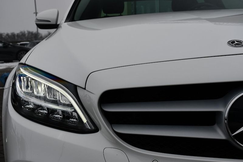 Mercedes-Benz Třídy C 200d PRAV. SERVIS MB 2xPNEU - fotka 53 z 55