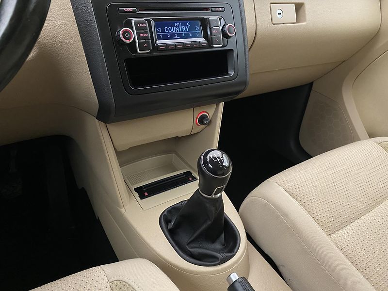 Volkswagen Touran 1.6TDI 77kW  - fotka 24 z 30