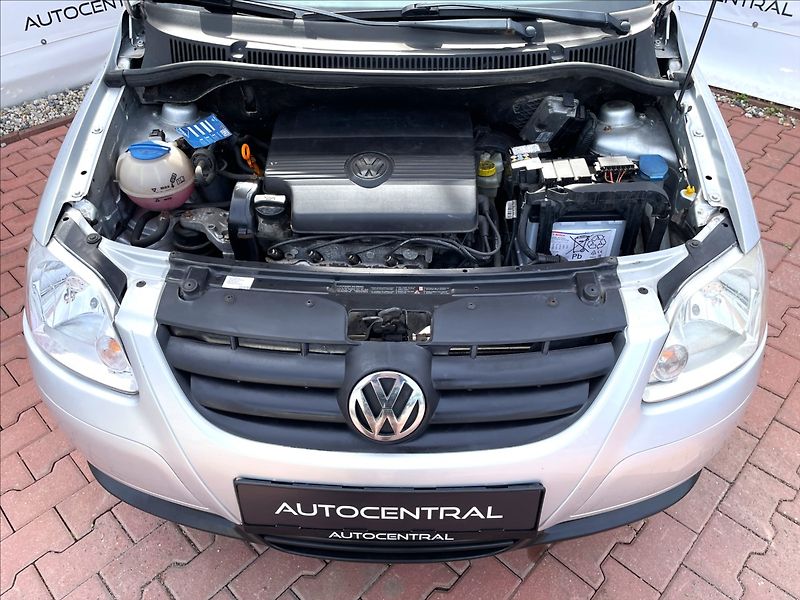Volkswagen Fox 1,4 Basis75  55kw servis - fotka 8 z 20