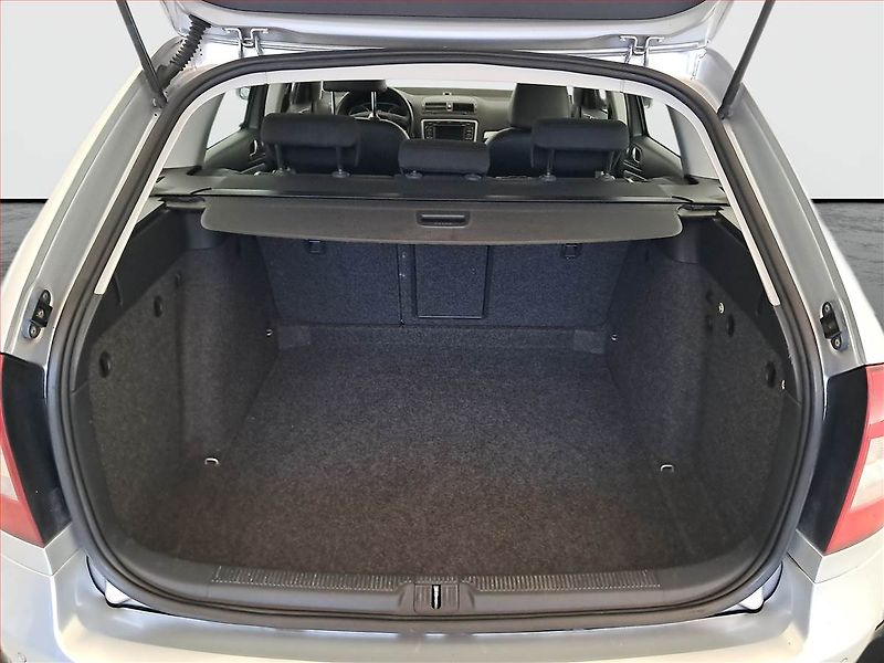 Škoda Octavia (2012) 1.6 TDI, Automat, zamluveno - fotka 13 z 17