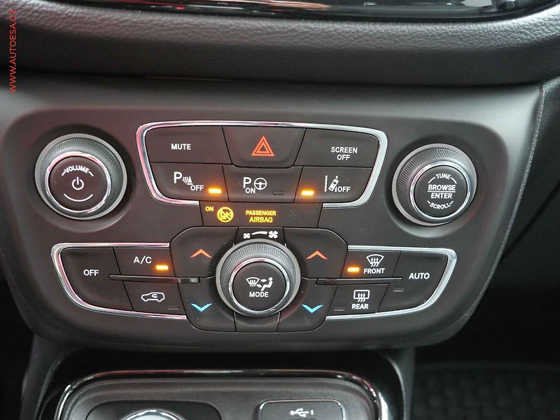 Jeep Compass (2019) 2.0 Multijet, AT, AC - fotka 16 z 23