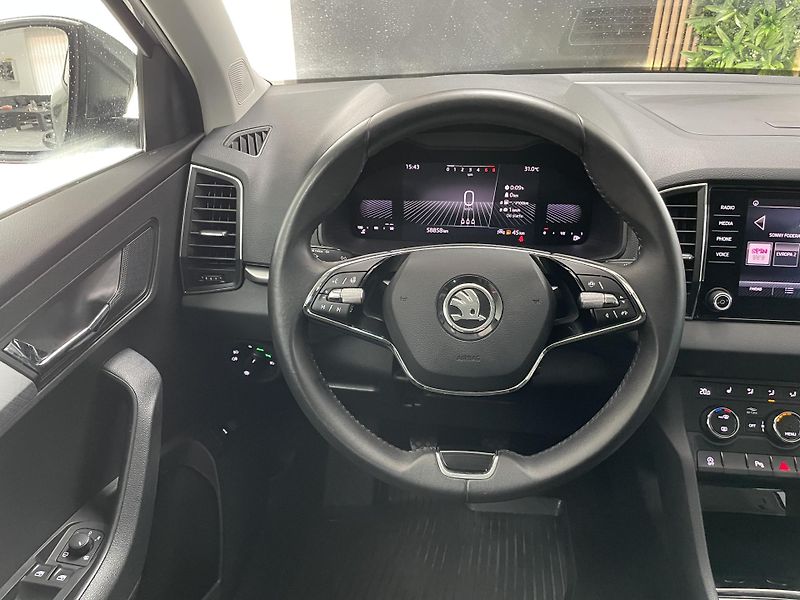 Škoda Karoq 1.5 TSi ČR 1.MAJ 6M LED SERVIS - fotka 22 z 31