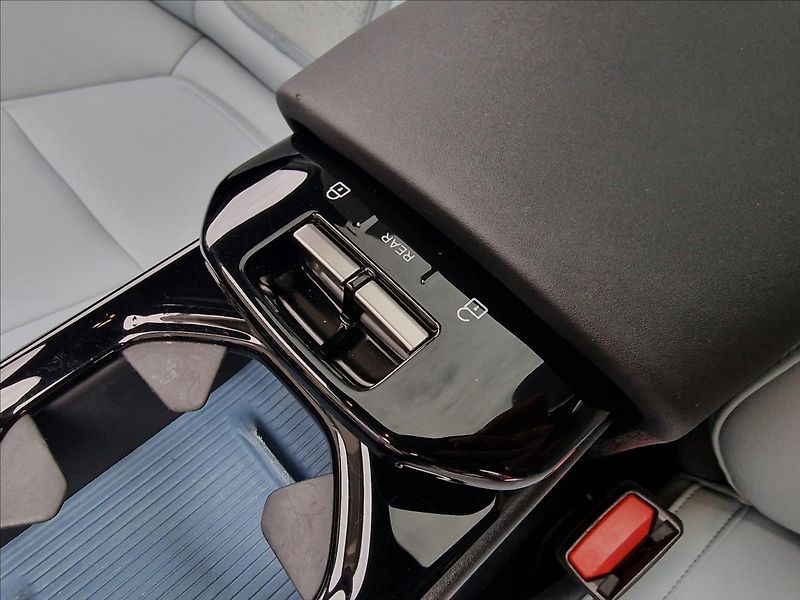 Volvo EX30 AWD Ultra Twin 315kW,ČR,1.Maj - fotka 35 z 48
