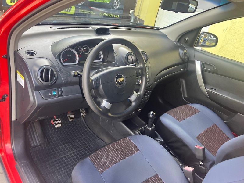 Chevrolet Aveo 1,2i (62kW)*TAŽNÉ ZAŘÍZENÍ* - fotka 7 z 15