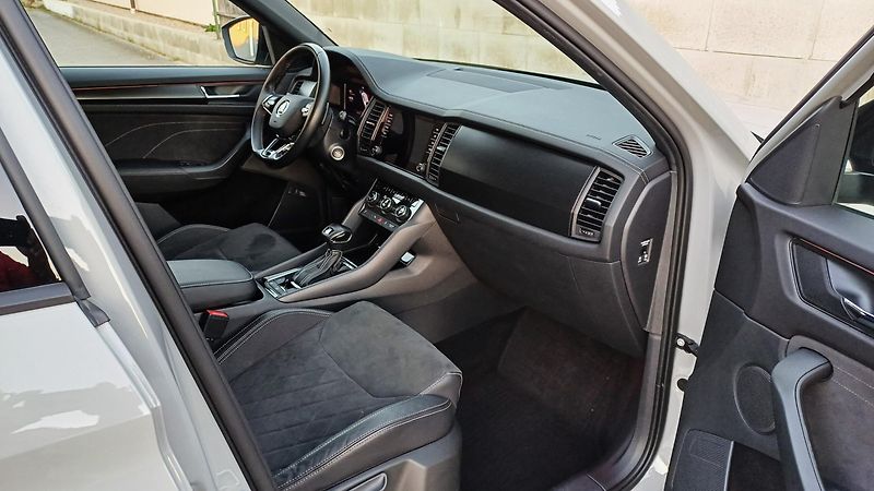 Škoda Kodiaq TDI 147kW 4x4 SPORTLINE-CR-DPH - fotka 11 z 50