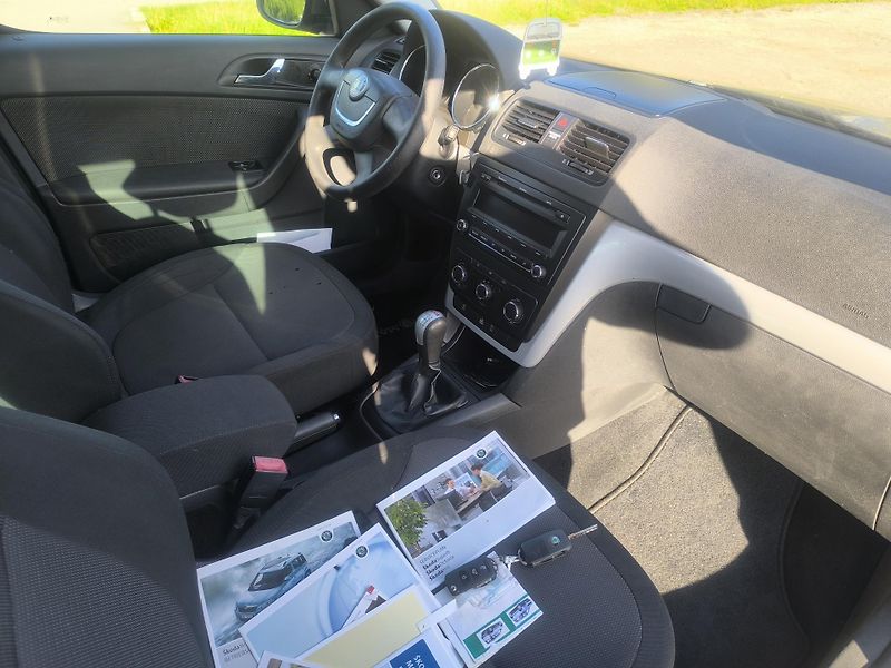 Škoda Yeti 2.0TDI 4X4 103KW,KRÁSNÝ,140TKM - fotka 8 z 29