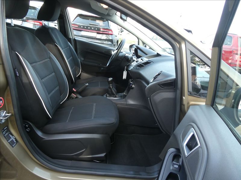 Ford Fiesta 1,2 i 60kW 1.MAJITEL, SERVISKA - fotka 22 z 44
