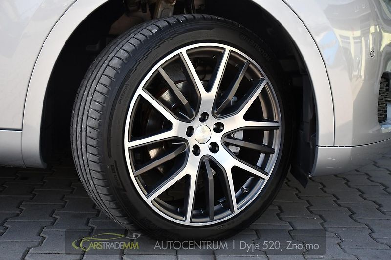 Maserati Levante 3.0D ČR Q4 H/K ACC VZDUCH - fotka 50 z 56