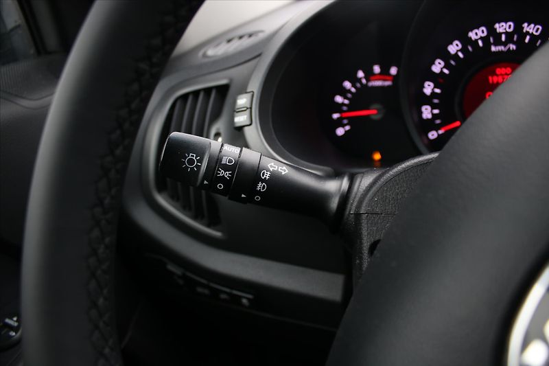 Kia Sportage 2.0 CRDI 135kW 4WD SERVIS. KN. - fotka 16 z 25