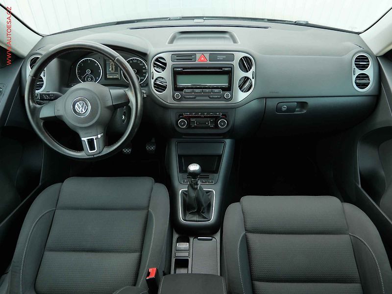 Volkswagen Tiguan (2010) 2.0TDi, Panor, výhř.sed. - fotka 8 z 19