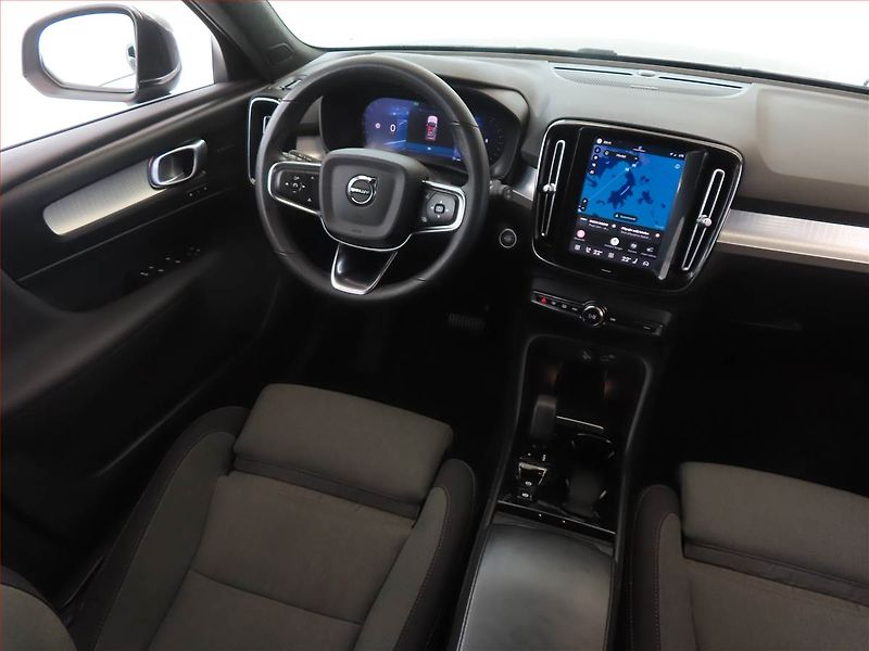Volvo XC40 (2022) Inscription B3 - fotka 7 z 14