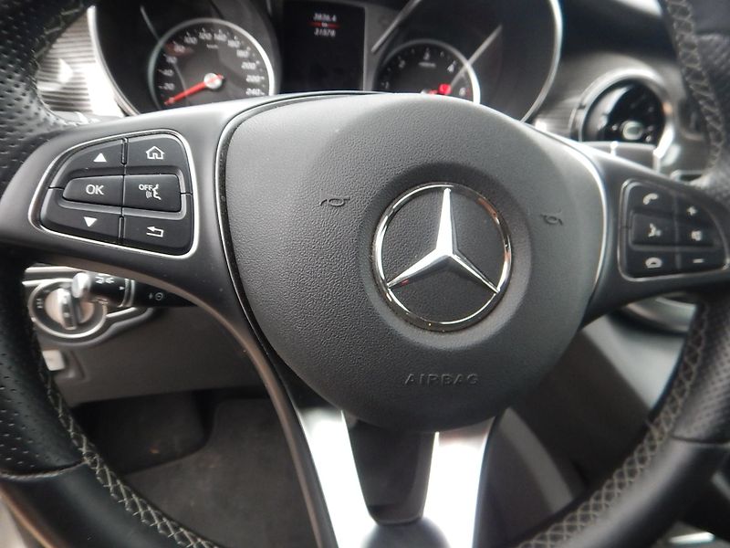 Mercedes-Benz Třídy V V 300 d, 7 MÍST, 174 kW - fotka 24 z 29