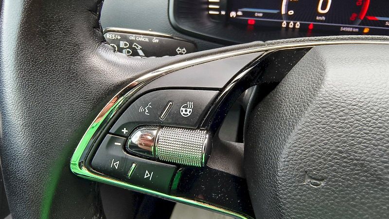 Škoda Karoq (2022) STYLE PLUS TSI 1.0/81KW 6MP - fotka 19 z 32