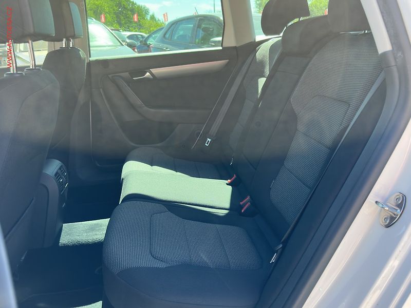 Volkswagen Passat (2014) 2.0 TDi, 2.maj,ČR, STK2/28 - fotka 10 z 20