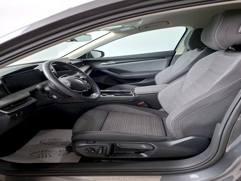 Škoda Superb (2024) SELECTION TD 110/2.0 A7F - fotka 10 z 30