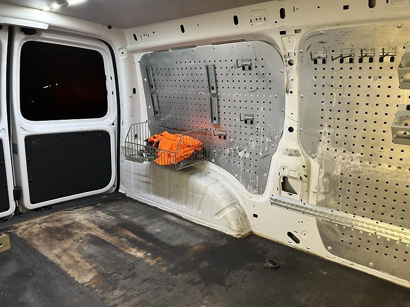 Volkswagen Caddy 1.4 TGi - fotka 18 z 23